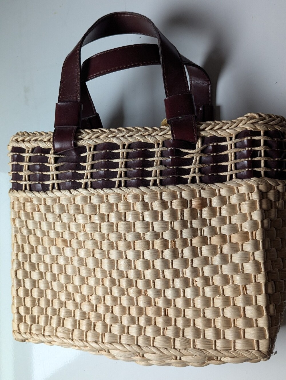 ✨NEW!✨Woven Straw Hand Bag with Brown Leather Handles